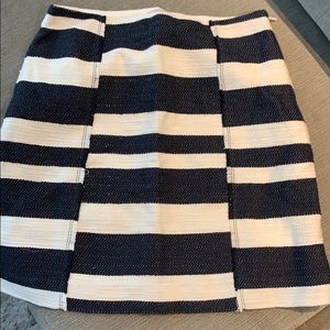 LOFT size 2 white and blue skirt